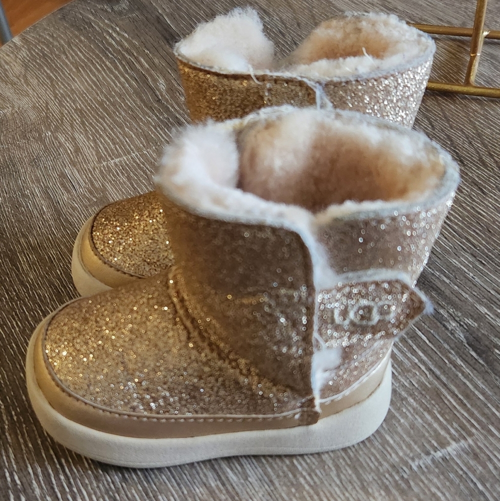 Uggs Girls Glitter Faux-Fur Winter Boots - Gold Sparkle